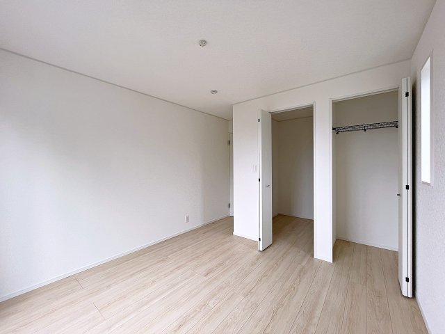 新築戸建・新築建売　南相馬市原町区高見町第2　原町第一小・原町第二中の洋室|収納は2か所ございますのでご夫婦の主寝室としておすすめです！
