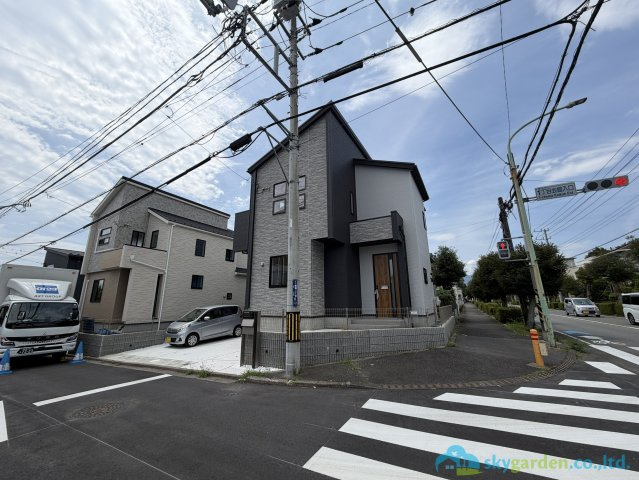 厚木市鳶尾2丁目　新築戸建　全2棟1号棟