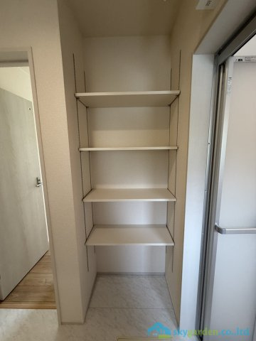 厚木市鳶尾2丁目　新築戸建　全2棟1号棟の収納