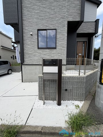 厚木市鳶尾2丁目　新築戸建　全2棟1号棟の玄関
