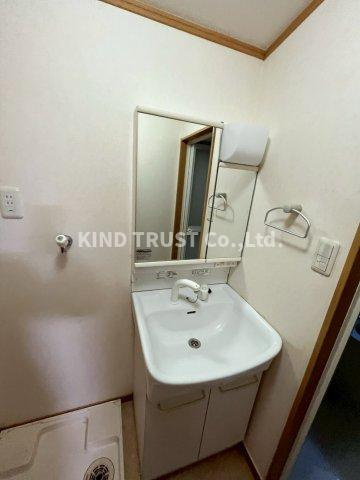 連棟　中崎1-6-26の洗面所|忙しい朝には欠かせない洗面所です