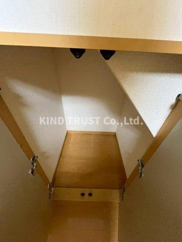 連棟　中崎1-6-26の内装|明るい色調の室内です