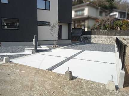 呉市吉浦西城町　新築一戸建て(全2棟)の駐車場