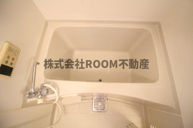 エスポワールタカオの浴室|コンパクトで使いやすいお風呂です