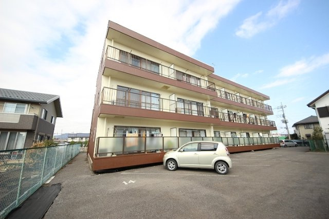 カヌマヒルズの駐車場|駐車スペースです