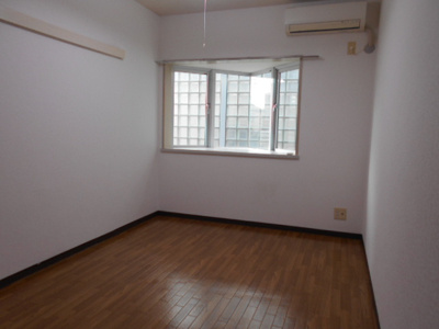 【居間・リビング】 | ジュネス瑞光 | ６帖の広々としたお部屋です