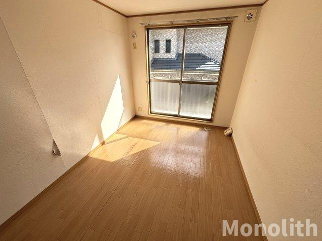 岸和田市三田町のテラスの洋室