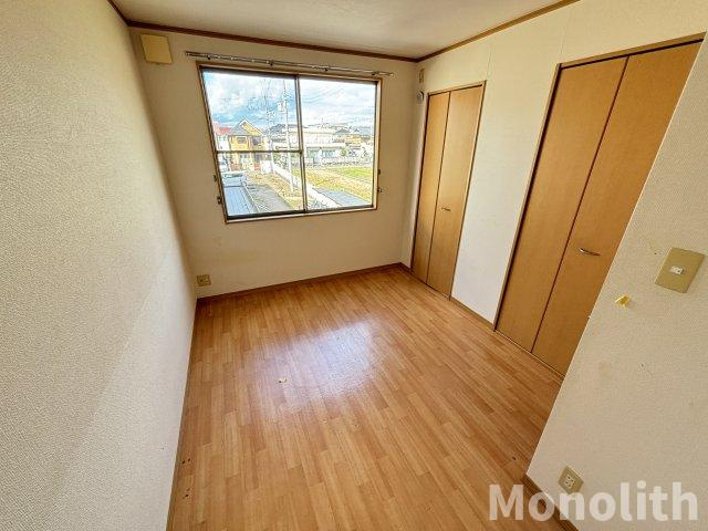 岸和田市三田町のテラスの洋室