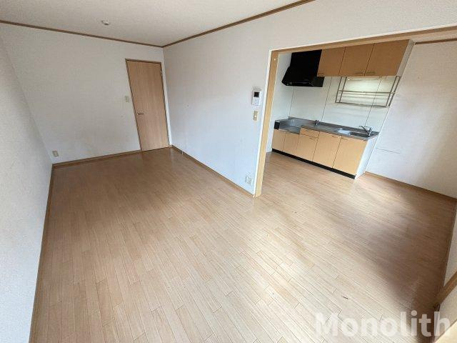 岸和田市三田町のテラスの居間・リビング