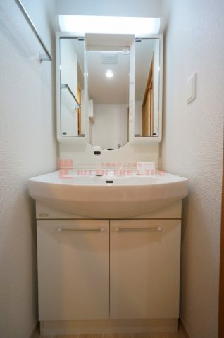 エクセラン朝妻【キャッシュバック対象物件】の独立洗面台|独立洗面化粧台が付いています
