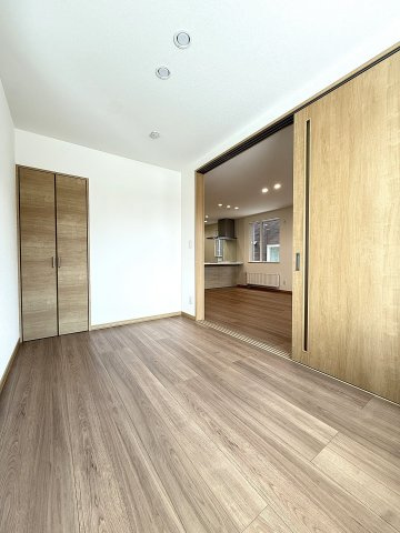 北郷9条8丁目の洋室