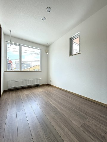 北郷9条8丁目の洋室