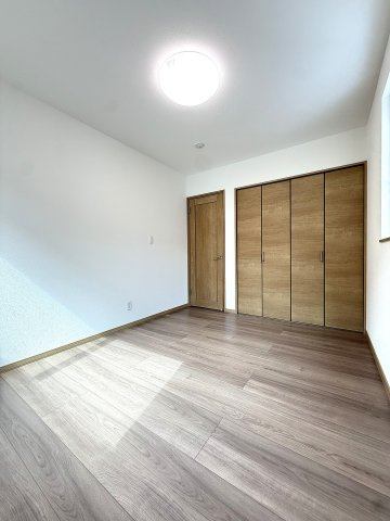 北郷9条8丁目の洋室