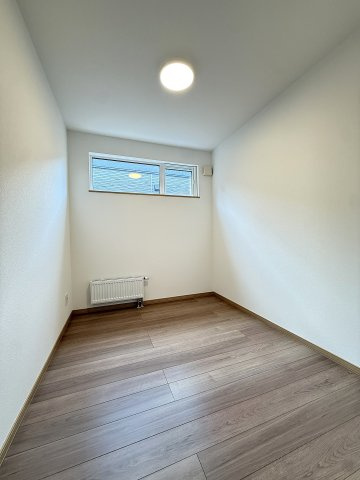 北郷9条8丁目の洋室