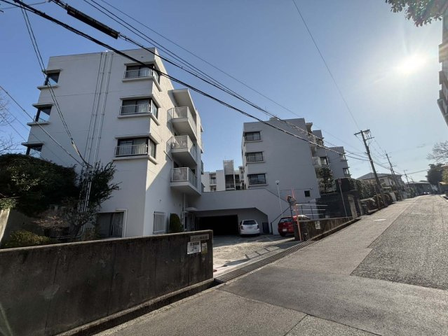 メゾン越木岩A棟