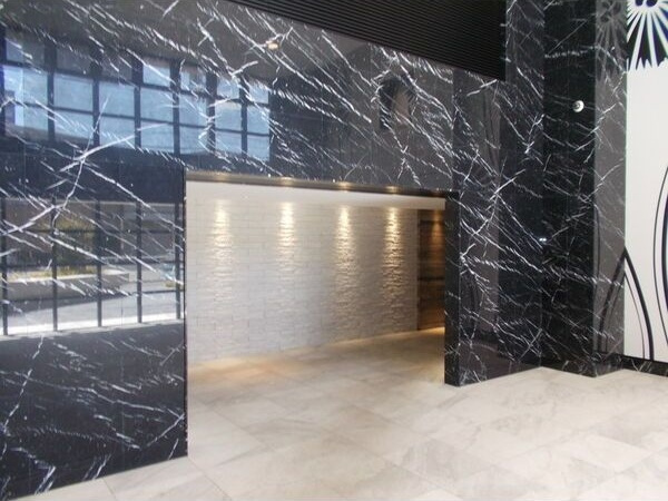 M-RESIDENCE新大阪Gardenのエントランス