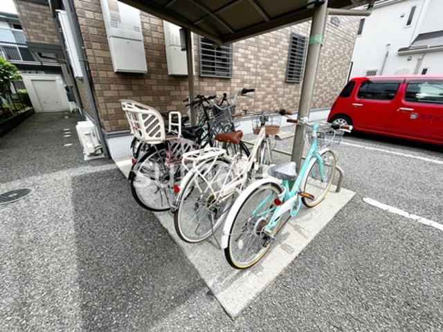 Ｄｅａｒ Ｃｏｕｒｔ　Ⅰのその他共用部分|駐輪置き場！