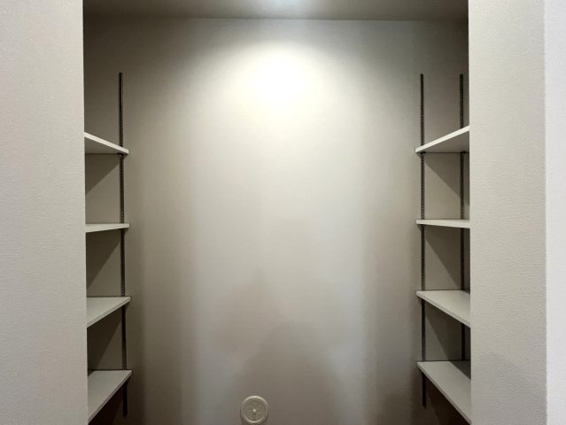 電車好きにはたまらない！バルコニーから電車を見下ろせる【金沢区片吹新築戸建】の収納|便利な収納スペースです