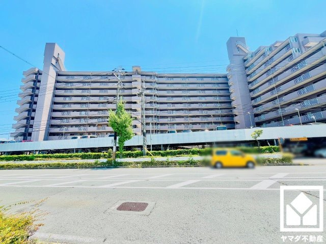 ライオンズマンション淀リバーサイドの外観