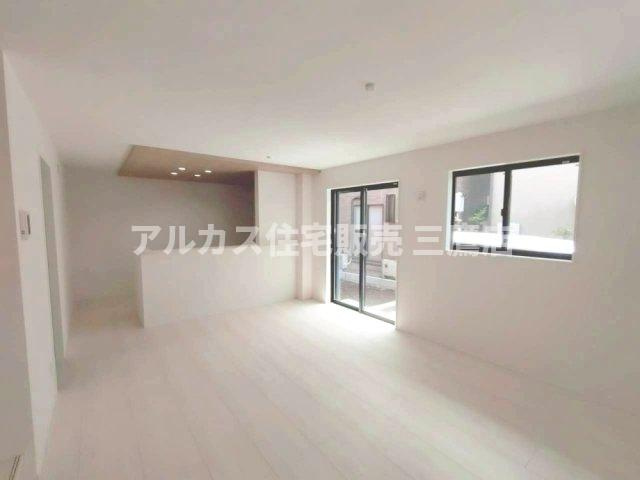 京王線 つつじヶ丘駅 18分 新築戸建 三鷹市中原4丁目の居間・リビング
