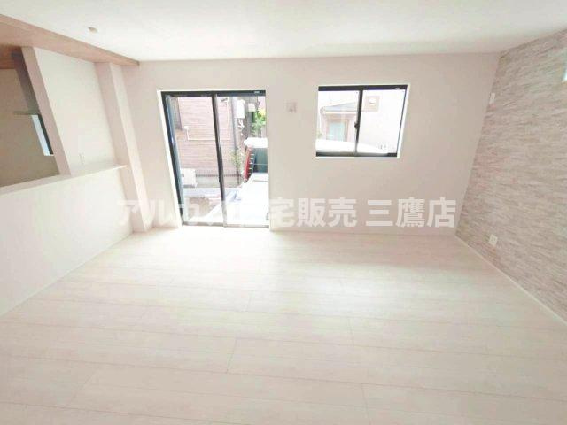 京王線 つつじヶ丘駅 18分 新築戸建 三鷹市中原4丁目の居間・リビング