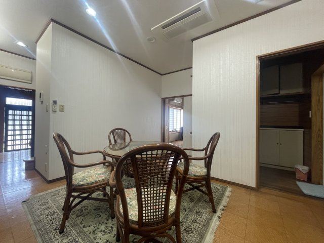 大網1940貸戸建の居間・リビング