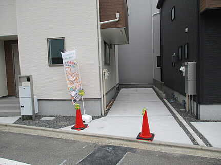 広島市西区東観音町　新築一戸建て(全2棟)の駐車場