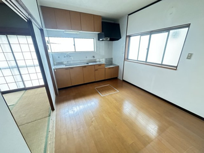 【居間・リビング】 | 和泉市寺田町2丁目戸建 | DK6帖