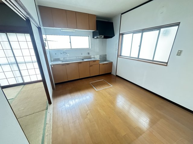 【居間・リビング】 | 和泉市寺田町2丁目戸建 | DK6帖