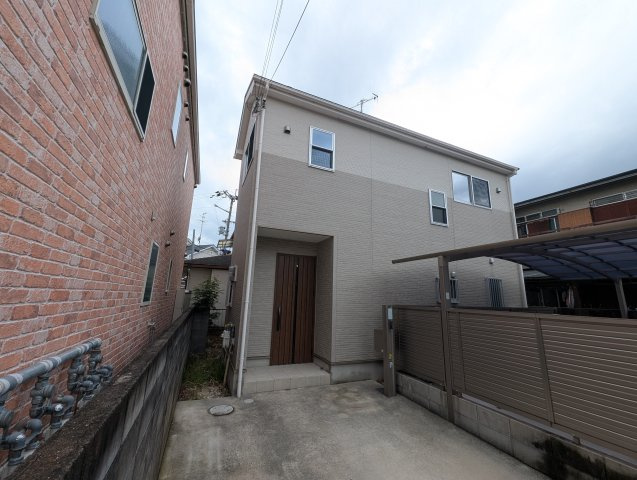 天神2-10貸家の外観