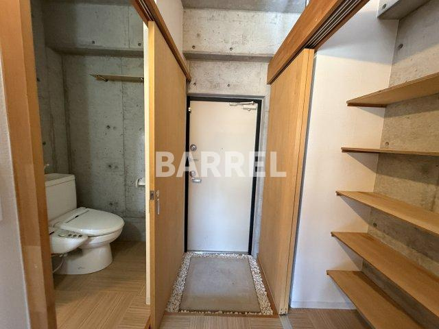 ポルトボヌールの玄関