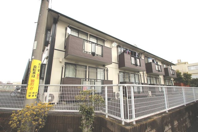 ファミール溝口の外観