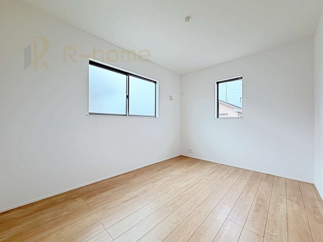 龍ケ崎市久保台2丁目第1期　新築戸建て　4号棟の洋室|2面窓の風通しの良い洋室です♪差し込む暖かな陽当たりで、室内がくつろげる空間に早変わりです♪