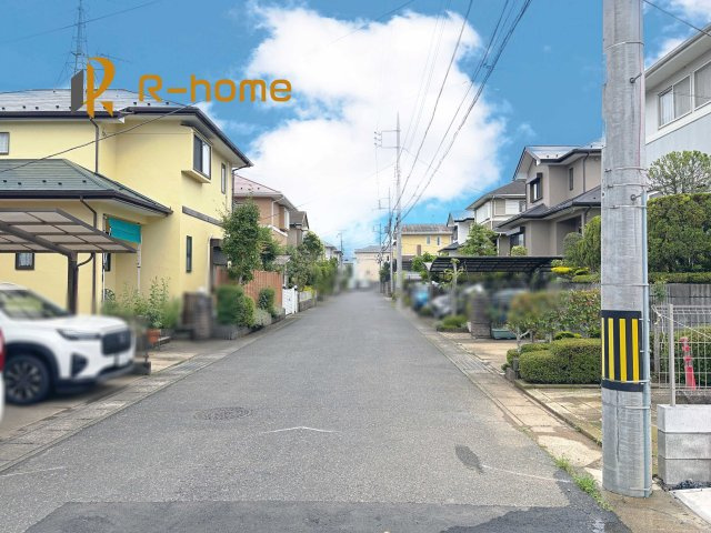 龍ケ崎市久保台2丁目第1期　新築戸建て　4号棟の前面道路含む現地写真|『今から見たい！』大歓迎です♪
お気軽にＲ－ｈomeまでお問い合わせください。