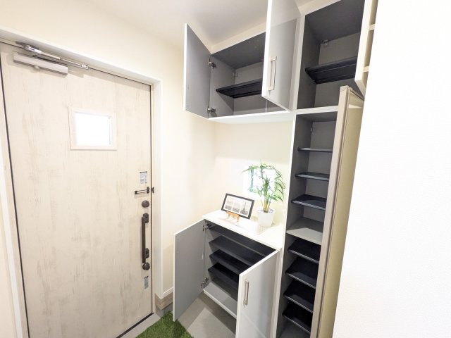 　船橋市習志野台5　新築戸建の玄関