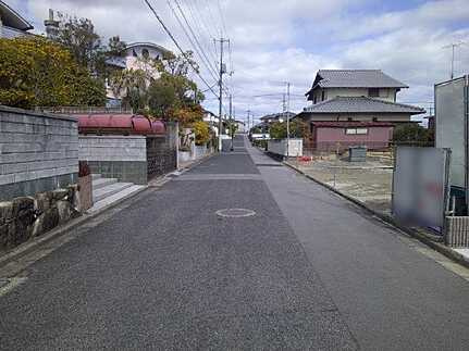 廿日市市福面2丁目　新築一戸建て(全2棟)の前面道路含む現地写真