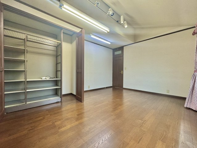 潮来市辻中古戸建の洋室