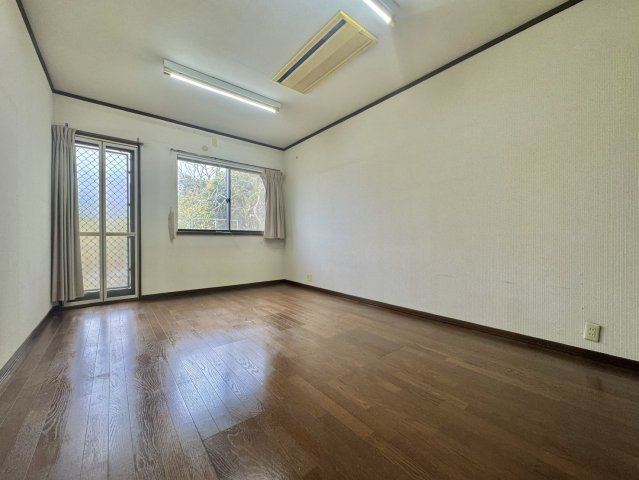 潮来市辻中古戸建の洋室
