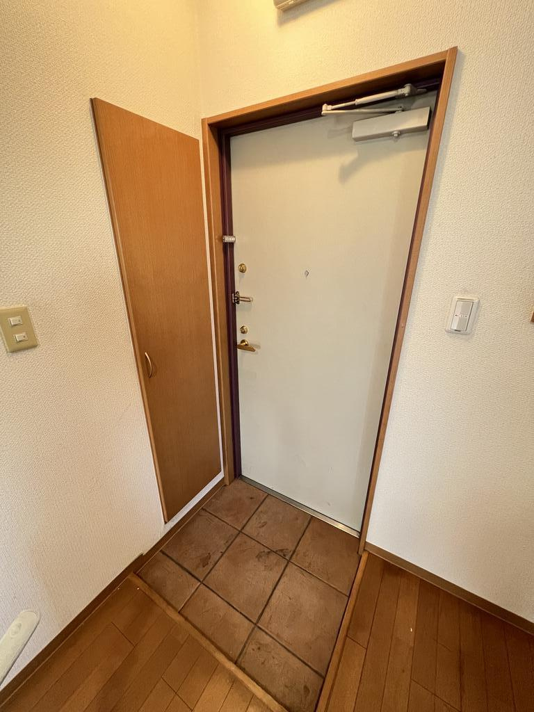 MTマンションの玄関