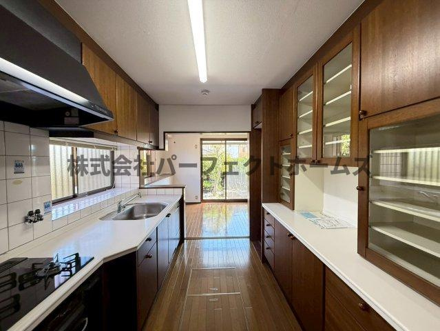 東香里南町戸建　賃貸の居間・リビング|こちらのリビングで趣味の時間をお楽しみください