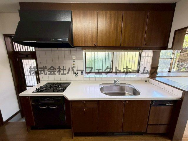 東香里南町戸建　賃貸のキッチン|キッチンでお料理をお楽しみください
