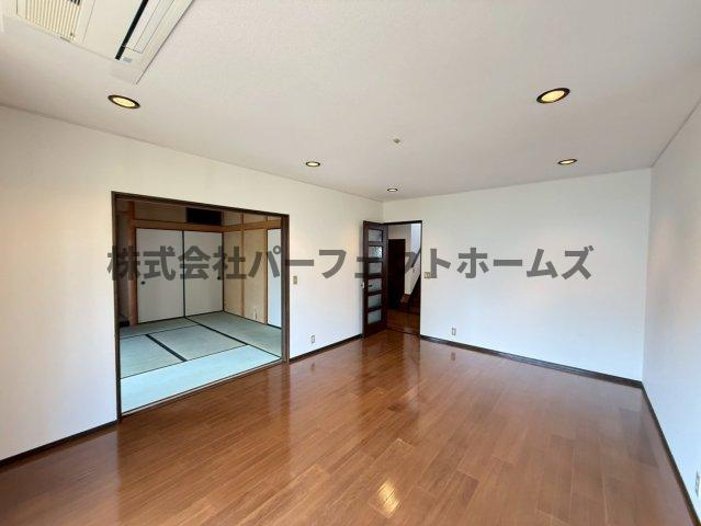 東香里南町戸建　賃貸の内装|きれいな内装です