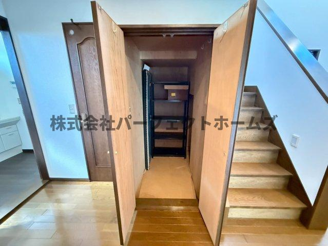 東香里南町戸建　賃貸の収納|たっぷりとした収納スペースです