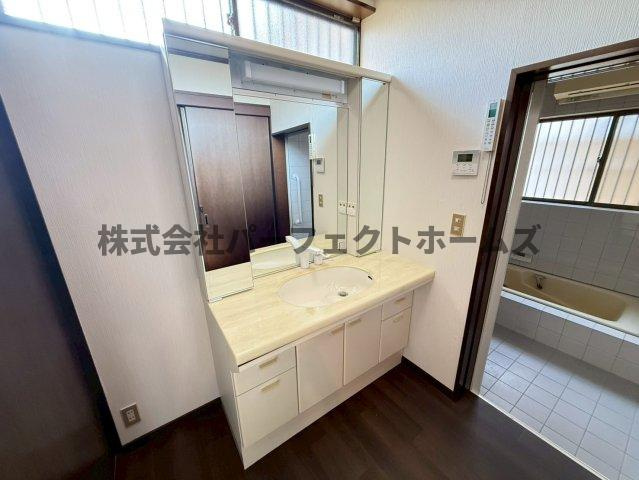 東香里南町戸建　賃貸の独立洗面台|独立洗面台、朝の身支度には欠かせません
