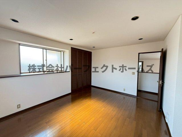 東香里南町戸建　賃貸の洋室|コンパクトで使いやすい洋室です