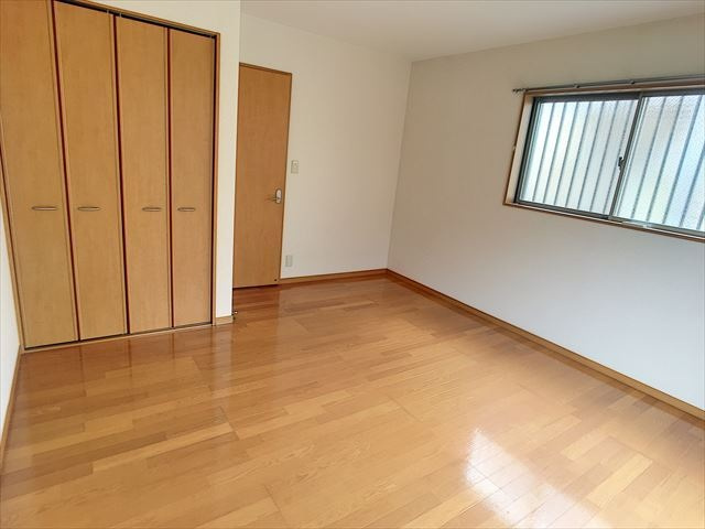 アムール明清の居間・リビング|【閑静な住宅街】心地よい光と風を感じるリビングで快適に過ごせます♪