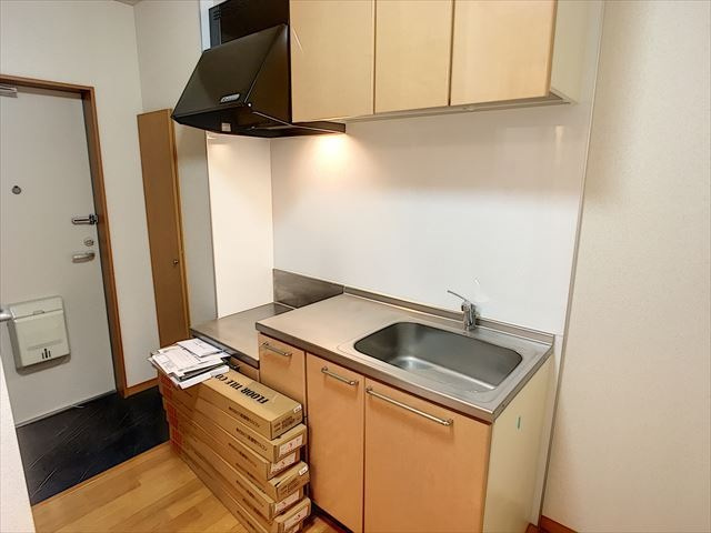 アムール明清のキッチン|広々キッチン（ガスコンロ持込）使い勝手の良い、広く料理のしやすいキッチン♪