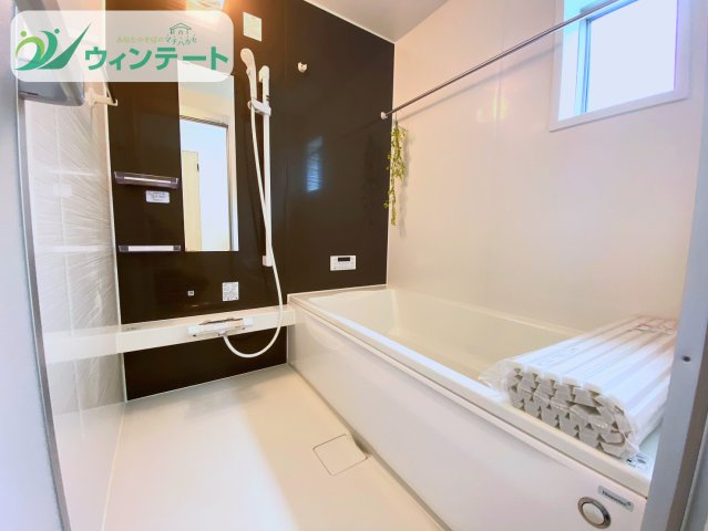 龍ケ崎市久保台2丁目第1期　新築戸建ての浴室|浴室暖房乾燥機付きで冬も暖かく、雨の日の洗濯にも便利。追い焚き機能も搭載し、いつでも快適な温度で入浴できます。