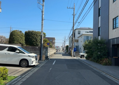 【展望】 | ベルジュール町田中町 | 眺望の良さを楽しめるダイニングキッチンで家族団らんの時間を過ごしてはいかがでしょうか。バルコニーから見える景色を家族で眺める時間は、時間が経つのを忘れてしまいそうですね。是非、現地を見に行きましょう！