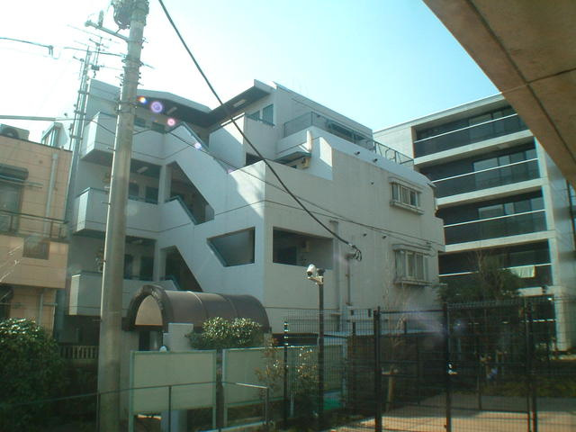 世田谷区上北沢4丁目のマンションの画像